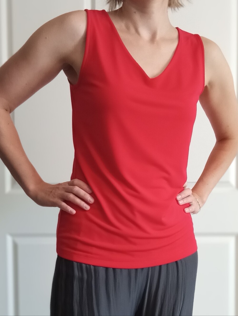 Cleo Women’s Red V-Neck Sleeveless Top